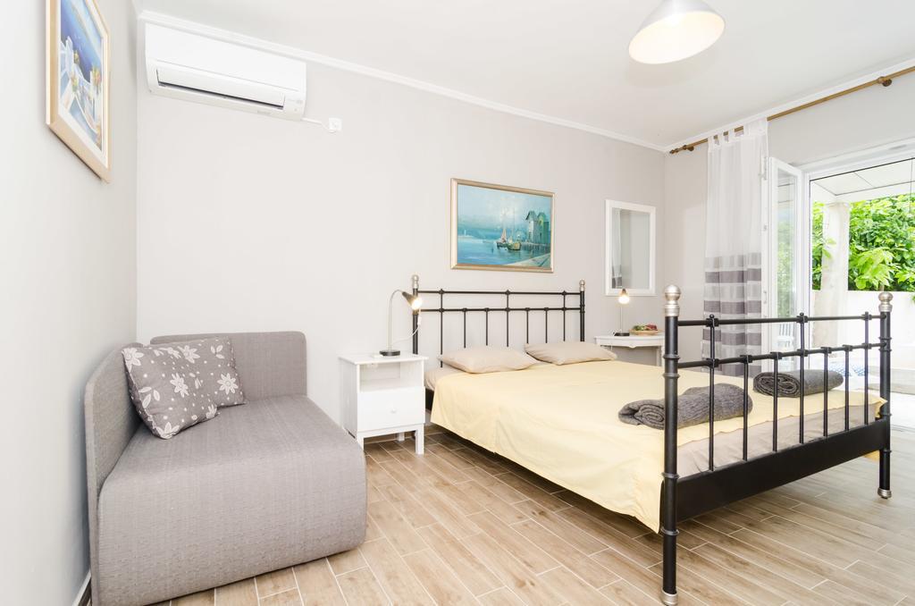Apartments Porto Della Vita Okuklje Екстериор снимка