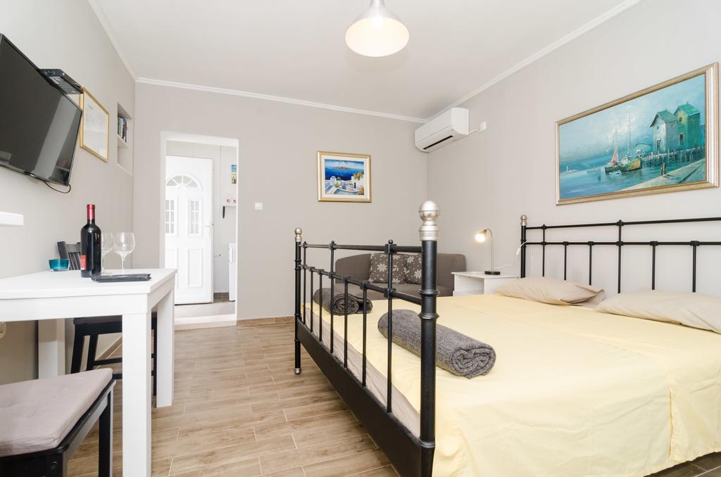 Apartments Porto Della Vita Okuklje Екстериор снимка